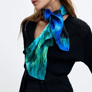 FOULARDS Y BUFANDAS